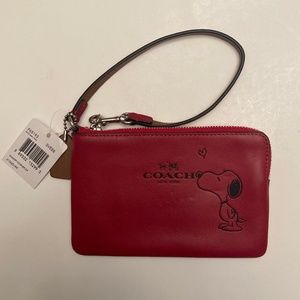 COACH X PEANUTS Snoopy Kiss Zip Wristlet RED Leather Wallet Purse Bag (Lmtd Ed.)
